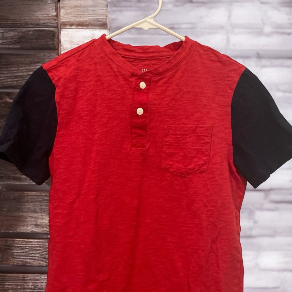 GAP Red Short Sleeve Tee